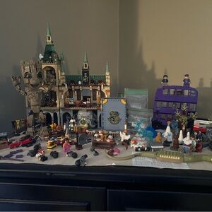 LEGO Harry Potter Hogwarts Castle Set, Marvel